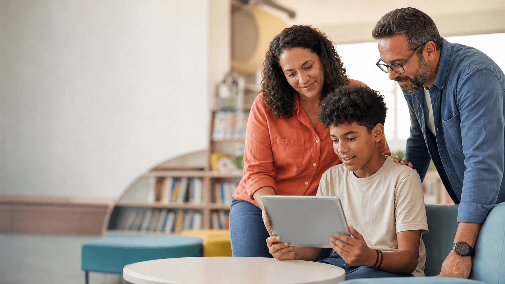 ECA Digital: o papel da família, da escola e das plataformas na proteção de crianças e adolescentes